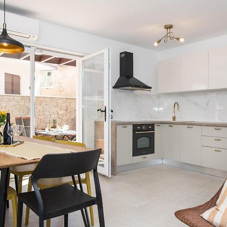 House Andro Villa พรีมอชเตน ภายนอก รูปภาพ