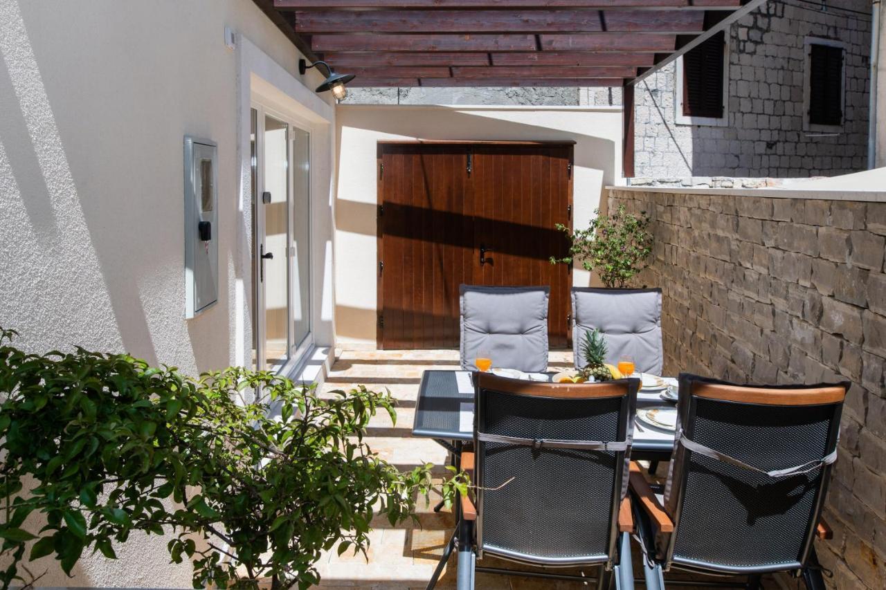 House Andro Villa พรีมอชเตน ภายนอก รูปภาพ