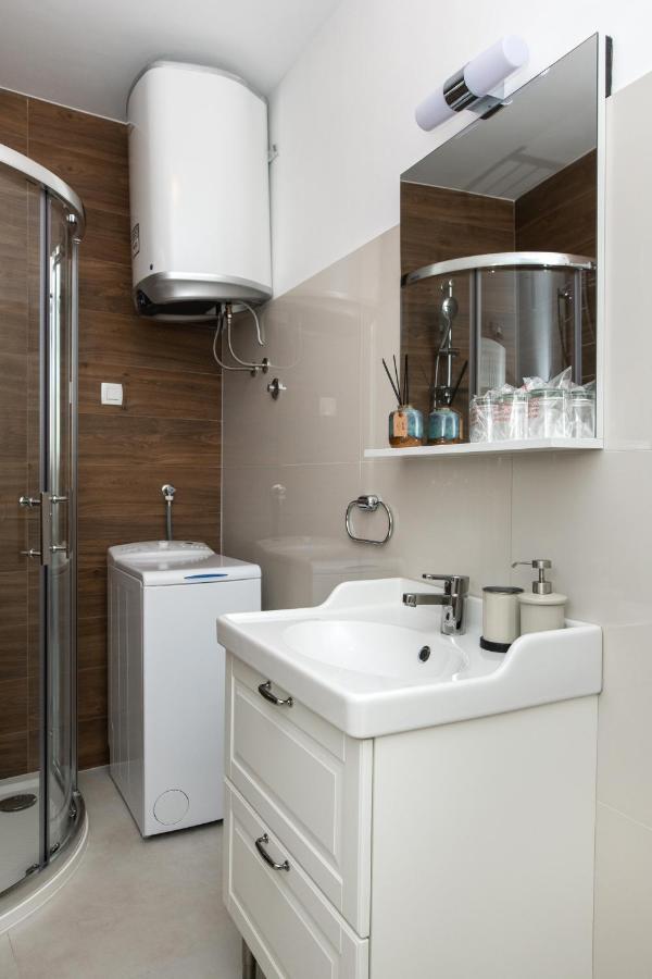 House Andro Villa พรีมอชเตน ภายนอก รูปภาพ